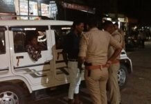 अषाढा चौराहे में चला सघन चेकिंग अभियान,यातायात को लेकर चौकी इंचार्ज सख्त