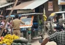 नवरात्रि पर उमड़ी भीड़, उन्नाव नवाबगंज में जाम से जूझे राहगीर