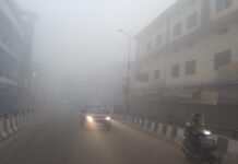 उन्नाव में ठंड का पहला कोहरा, लापरवाही बनी खतरे की वजह प्रशासनिक तैयारियों और जनसावधानी की उठी जरूरत