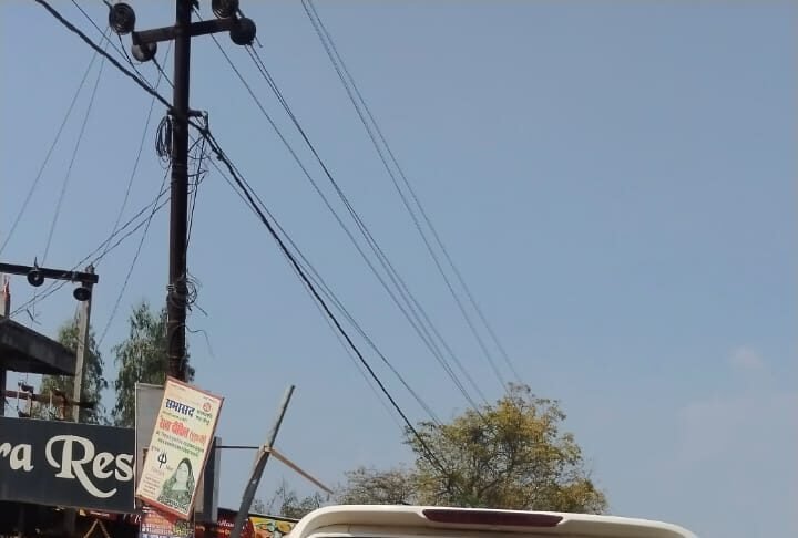 जब रौब सड़कों पर दौड़े तो कानून खामोश क्यों? — ब्लैक फिल्म चढ़ी स्कॉर्पियो बनी शहर में चर्चा का विषय”