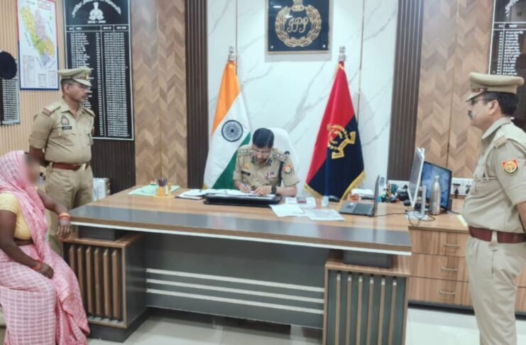 उन्नाव पुलिस अधीक्षक जय प्रकाश सिंह ने कार्यालय में की जनसुनवाई, शिकायतों के त्वरित निस्तारण के लिए अधिकारियों को दिए निर्देश