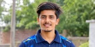 बैसवारा बंथर के ऋतिक ने OPL में बनाई जगह, गांव से क्रिकेट के बड़े मंच तक पहुंचा युवा खिलाड़ी